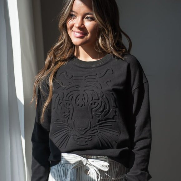 Duckthreads NWT Tiger Queen 3D Embossed Sweatshirt in Black - Picture 2 of 10